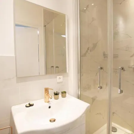 Apartment Parisconciergerie - Near Eiffel Tower Paris